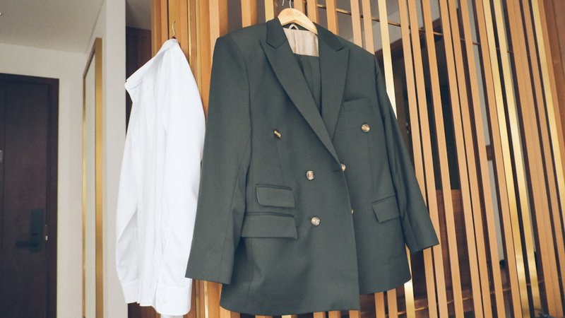 Oversized Blazers vs Cropped Jackets